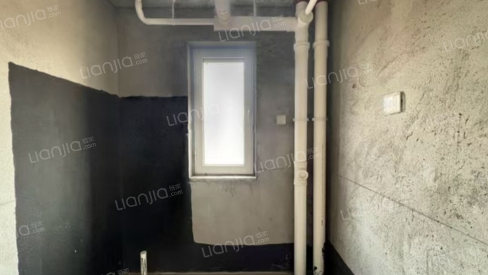 少有的南北通透大三居，业主诚心出售，中高层-卫生间B