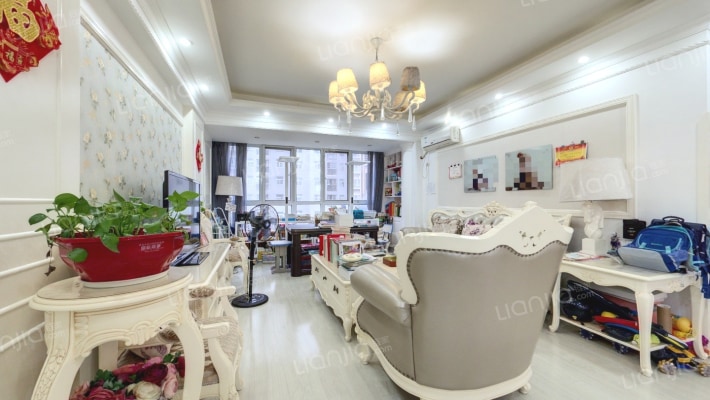 嘉盛华庭二手房实景图