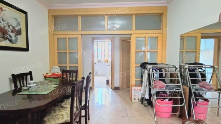 清凉寺区经典南北通透三居，拎包入住-餐厅