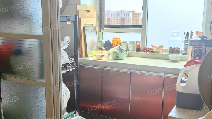 涿州火车站旁，可拎包入住的精装大复式，采光好-厨房