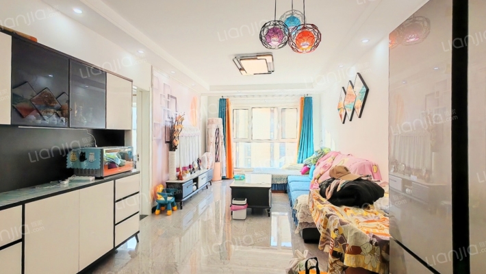 三利中和城二期C区 2室1厅 南-客厅