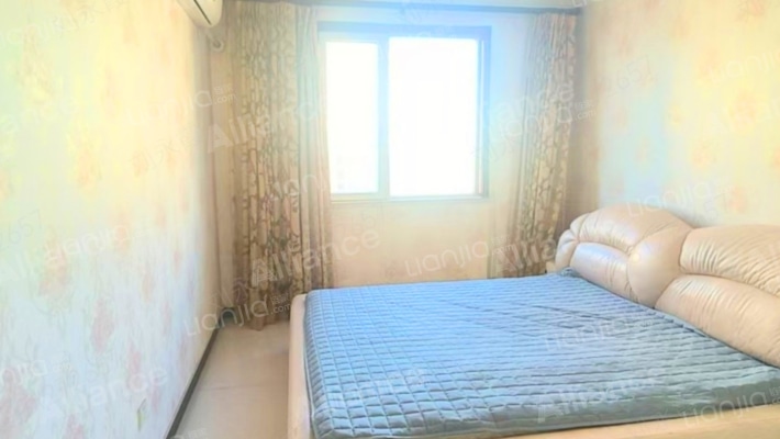 水岸花城小三居·精装修·大社区·集体供暖-卧室B