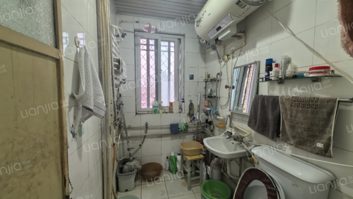 南北通透三居室，70年产权南关桃园片区-卫生间