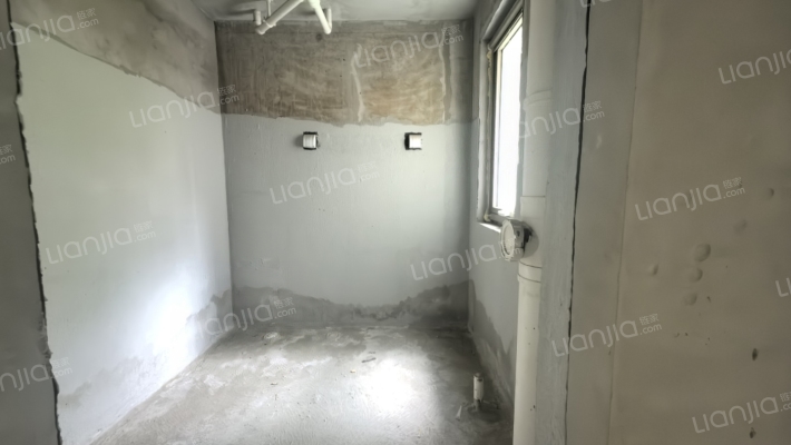 御景园一层带下樾三居室 房本满二-卫生间A