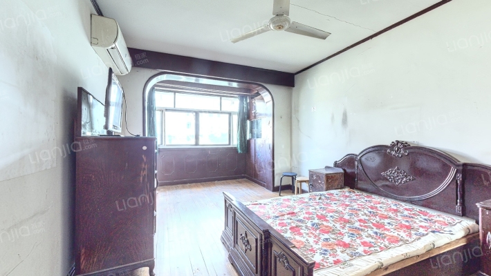 殷行路310弄二手房实景图