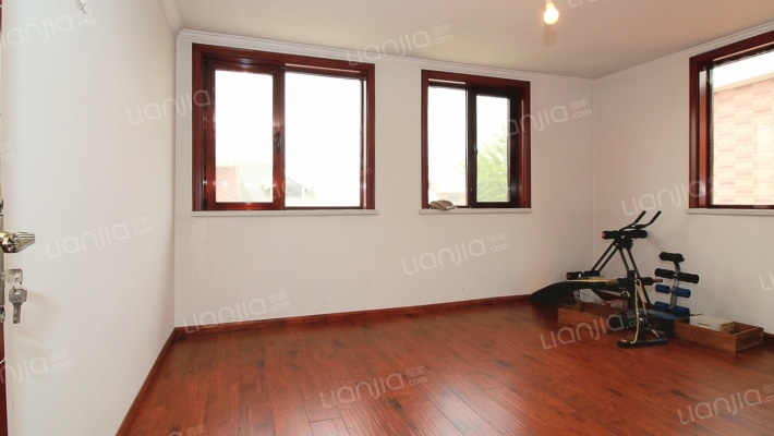 军欣别墅 带花园  满二精装修  停车方便-卧室B