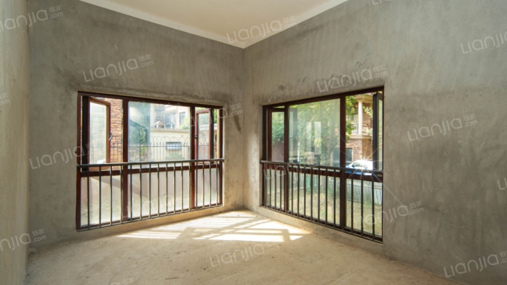 保利半山国际比弗利二手房实景图