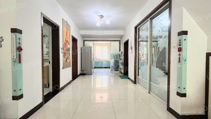 房子集中供暖 复试一跃二适宜各年龄段人群采光户型好-餐厅