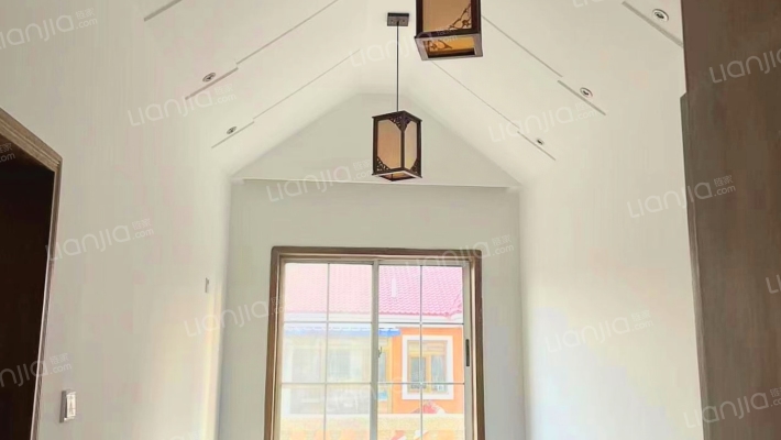 房子精装修拎包入住，房本满五税费低，小区环境好-卧室E