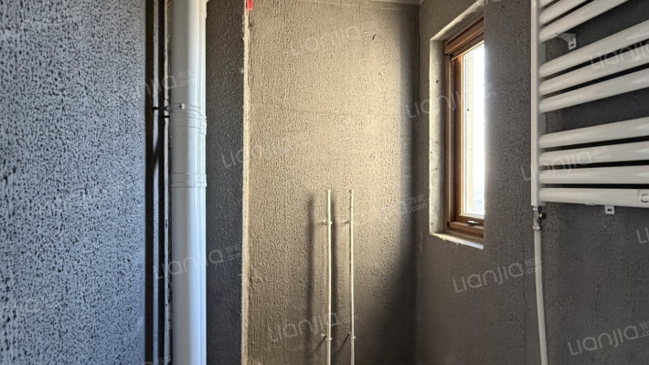 鸿坤理想尔湾 3室2厅 南 北-卫生间