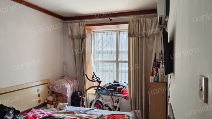 水岸花城好，房源环境好，交通便利。-卧室A