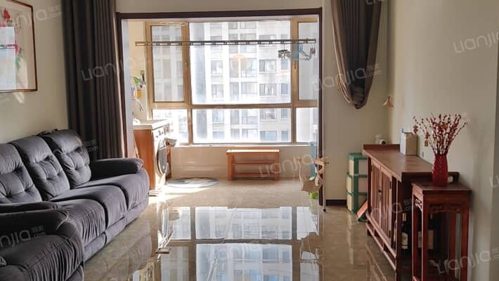 蔚蓝卡地亚二手房实景图