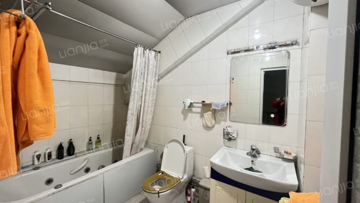 永安小区 4室2厅 南 北-卫生间B