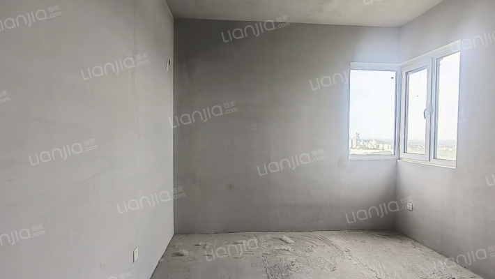 70年大产权，房证满二，次新房，通勤北京，交通方便。-卧室B