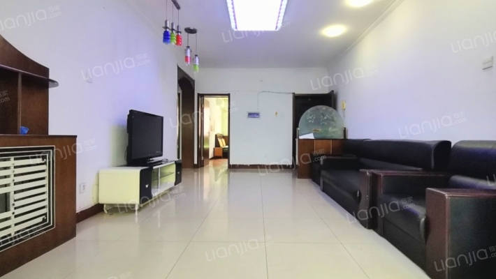 南北通透3居室，带地下室，干净整洁-客厅