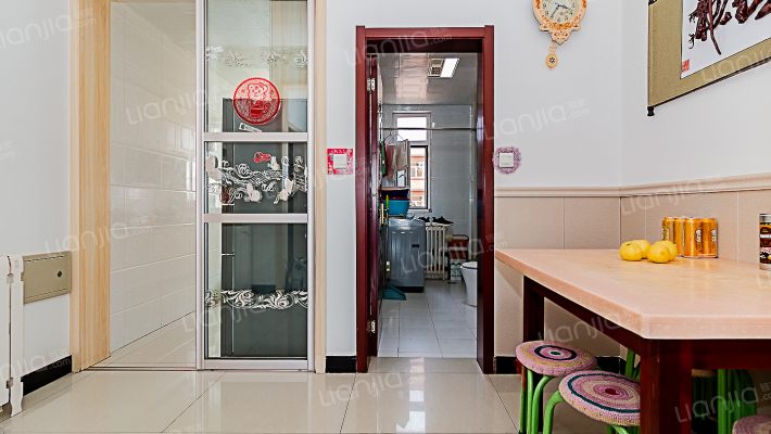 春城雅苑 精装修两室 全天采光 卫生间有窗户-餐厅