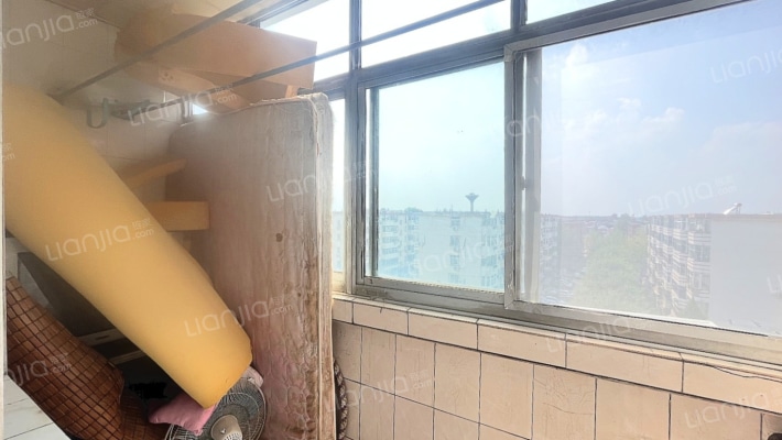 华北铝生活北院 大社区 满五不唯一-阳台