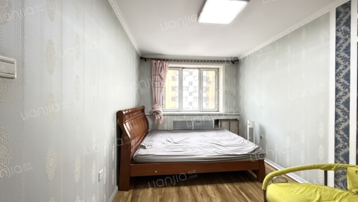 一机路教师楼二手房实景图