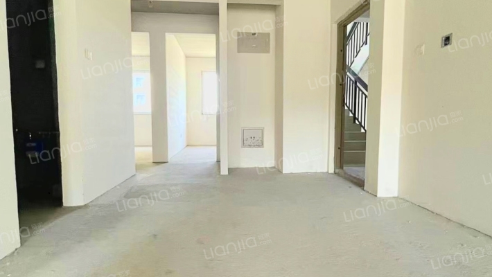 一梯两户 洋房 南北通透  三室两卫-餐厅