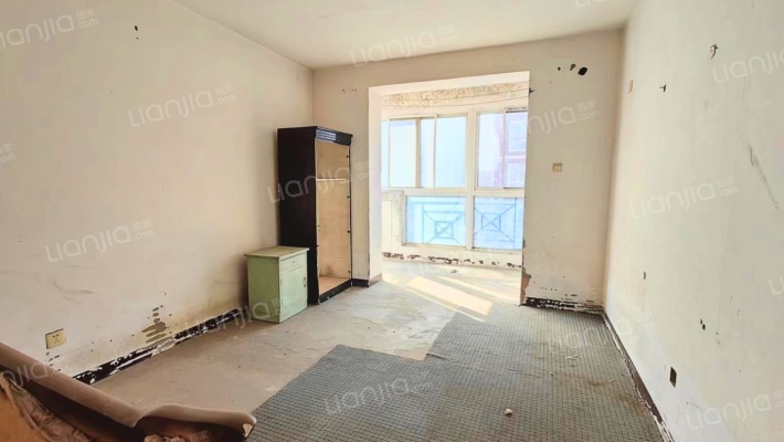 采光好.无遮挡.房本满五，税费低-卧室A