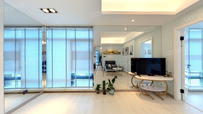 龙禧boss港二手房实景图