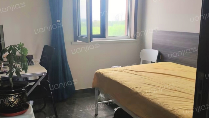 急售精装三居，家电齐全，价格美丽哦-卧室C