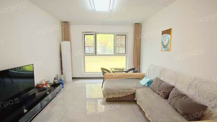 北京界三利中和城大三居双卫，户型好，离北京近的房。-客厅