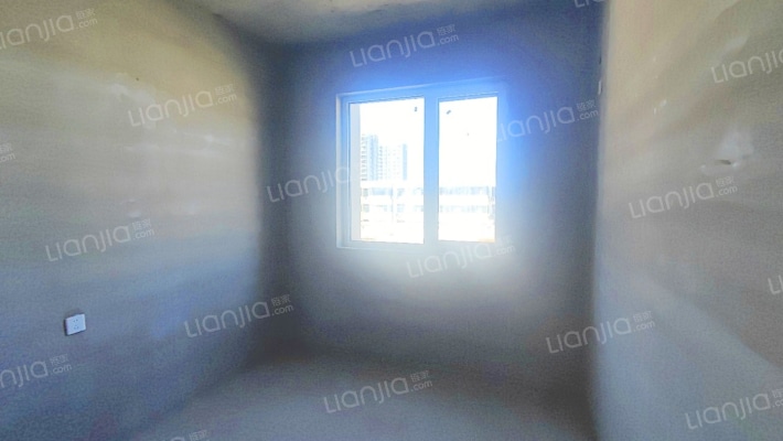 钻石商圈 三阳面三居室 双卫 客厅带阳台 购物方便-卧室B