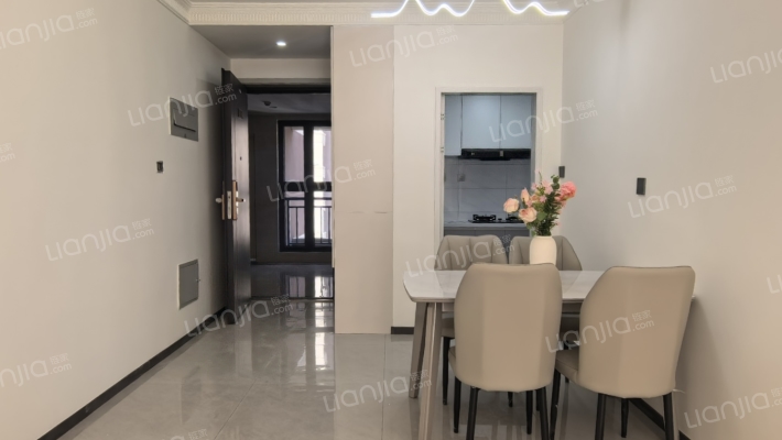 花田路 集中供暖 南北通透三居双卫 精装修-餐厅