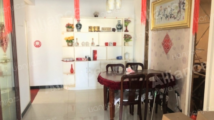 精装修好楼层，南北通透明厨明卫，拎包入住-餐厅