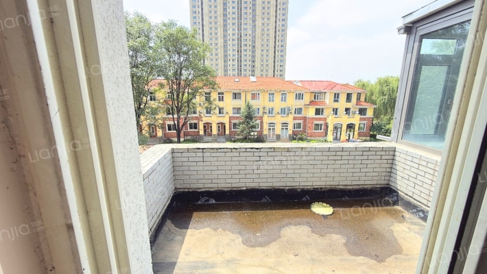 高尔夫别墅景区，美式风格，联排别墅带院子-露台