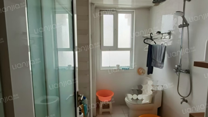 房子是正规一居室，中高楼层，光线很好。-卫生间