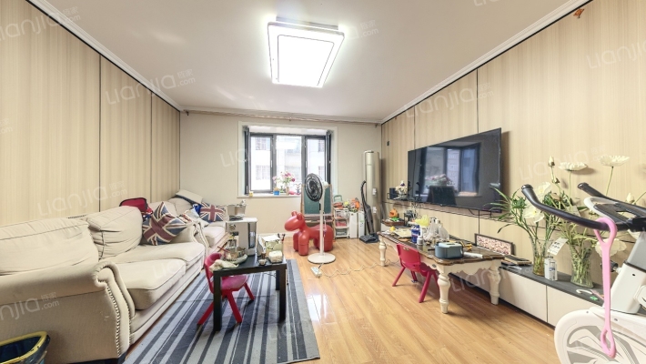 海红佳苑二手房实景图