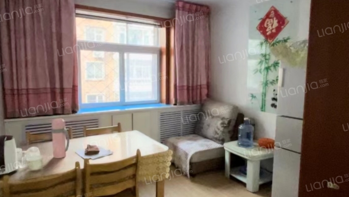 南北通透三居室，低楼层，户型方正采光好，无遮挡-卧室A