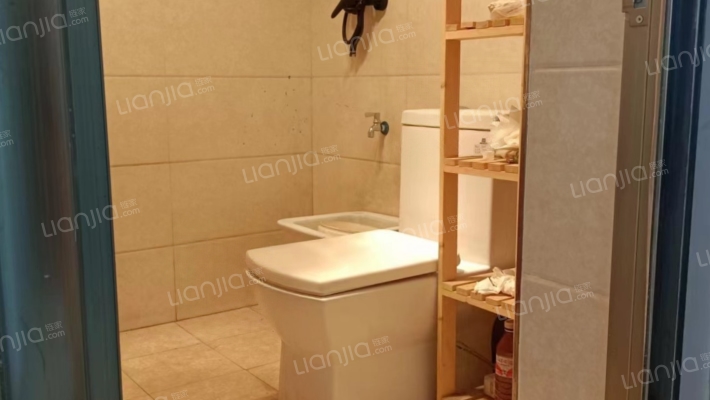 七十年大产权   配套设施齐全-卫生间