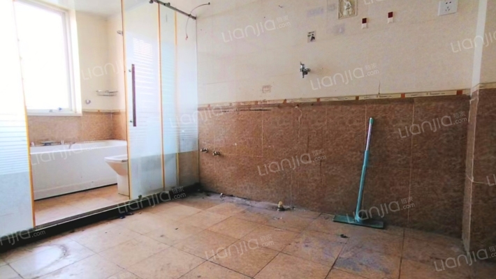 国富嘉园 大平层  双卫  南北通透  满五-卫生间