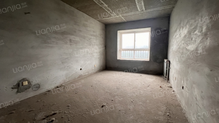 此房满五税费低一梯两户电梯房交通便利。5+6跃层-卧室B