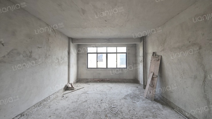 红路岭村二手房实景图