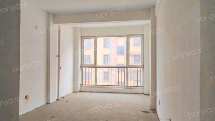 龙都新苑南区二手房实景图