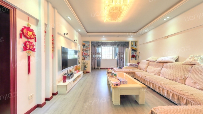 银河世纪华庭二手房实景图