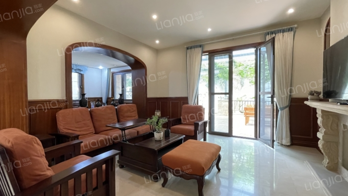 麓湖生态城白玉台二手房实景图