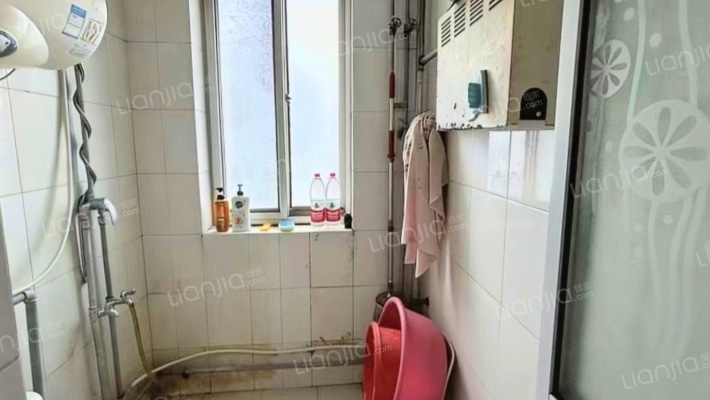 宝石花物业  集中供暖  大社区   物探局家属院-卫生间