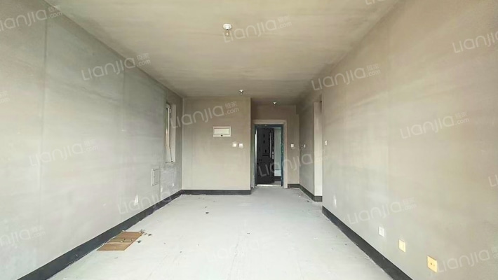 好楼层，采光好，全天都能进光，小区楼间距长，绿化高-餐厅