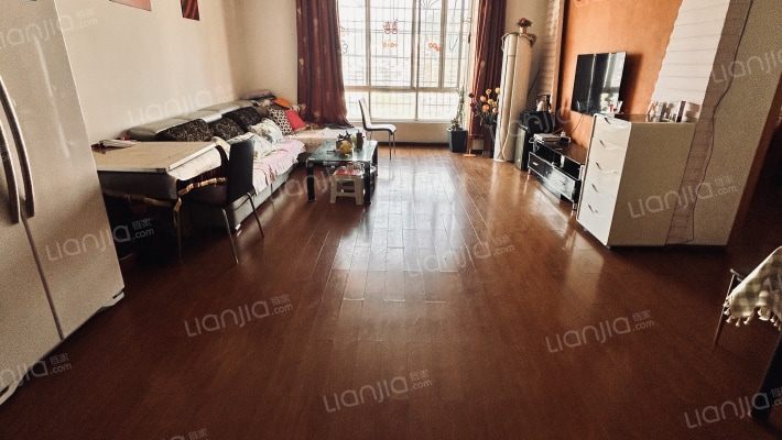 布艺大厦二手房实景图