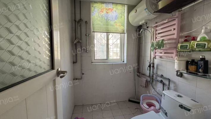 范阳路物探二号院 南北通透三居室 低楼层采光无遮挡-卫生间