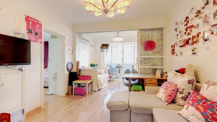 桃浦四村易居紫荆苑二手房实景图