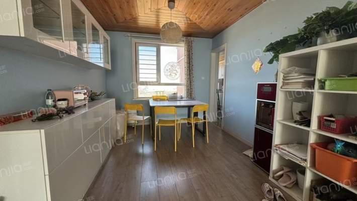 此房房本满五年税费低，采光没有遮挡-餐厅