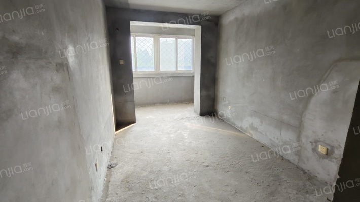 房本满五唯一税费低，户型方正，板楼低楼层，采光好-卧室A