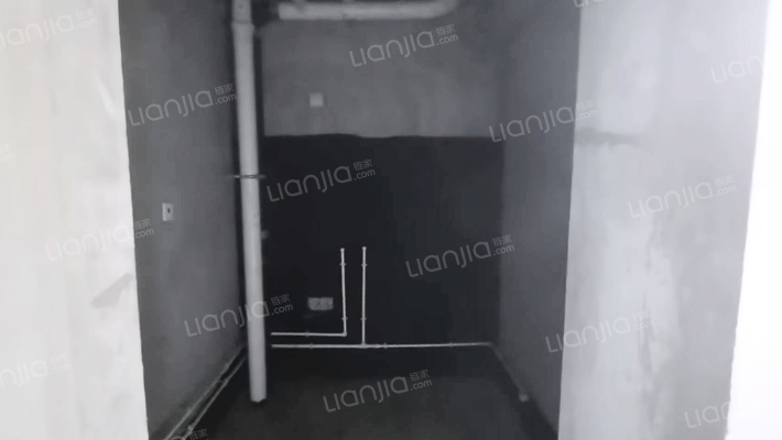 此房业主诚意卖，房本在手，没抵押，能贷款-卫生间B