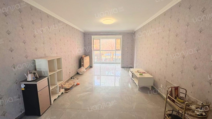 房本满二  电梯房 集中供暖 107国道旁出行方便-餐厅